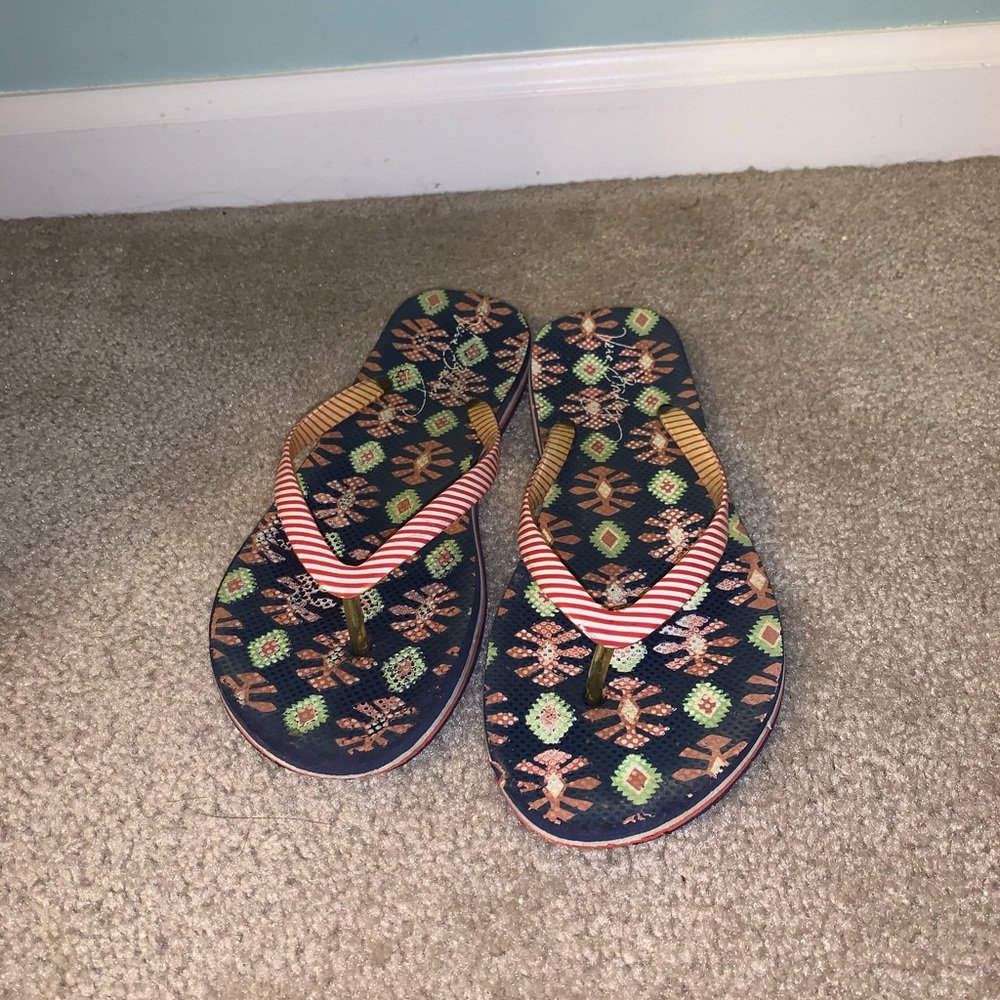 Vera Bradley flip flops